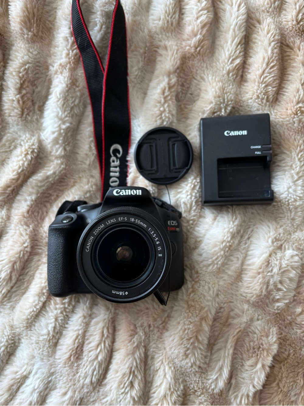 Canon EOS Rebel T7 - Picture 4 of 4